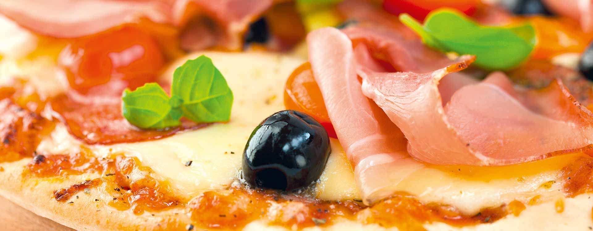 Hausgemachte Pizzs vom Bistro Europe, Pizzeria, Imbiss und Bringdienst